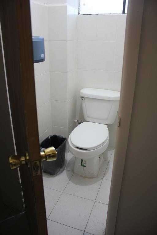 Hostal Olympia เควนาวากา ภายนอก รูปภาพ